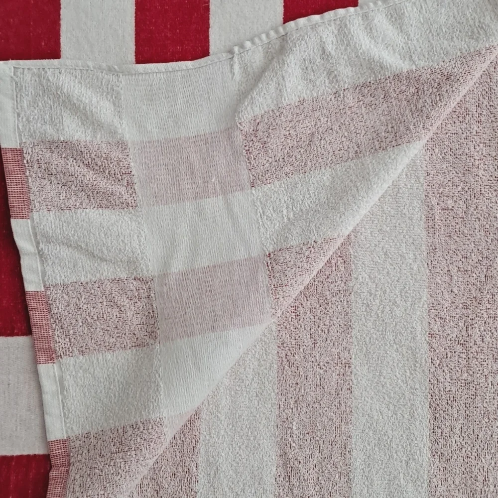 Beach Towel Unisex Capitol One Bank NWOT 53